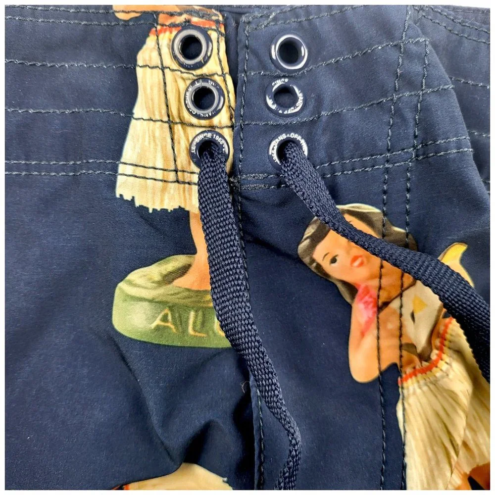 Van's Off The Wall Aloha Hula Girl Surf Boardshorts - Size 32/M 19